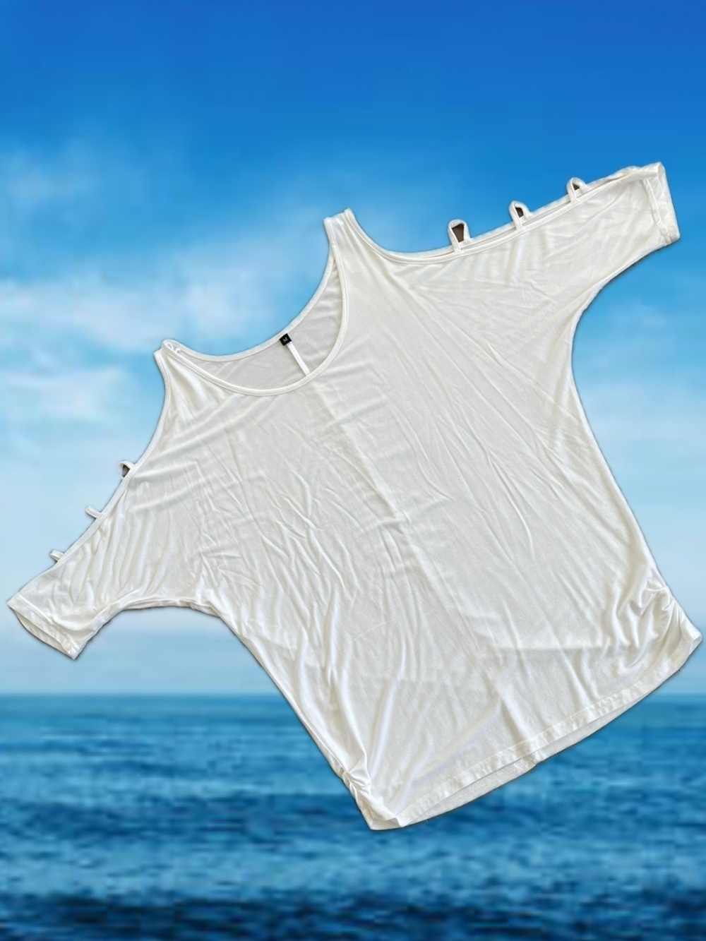 White Cold Shoulder Top Scoop Neck Dolman Sleeve Relaxed Cut Medium